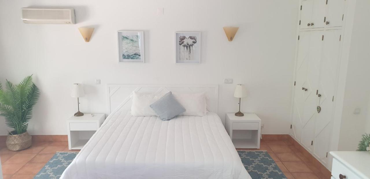 Apartment Vila Mos In Porto Mos Beach ลากอส ภายนอก รูปภาพ