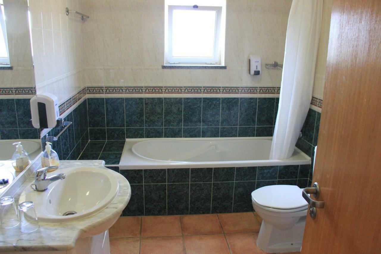 Apartment Vila Mos In Porto Mos Beach ลากอส ภายนอก รูปภาพ